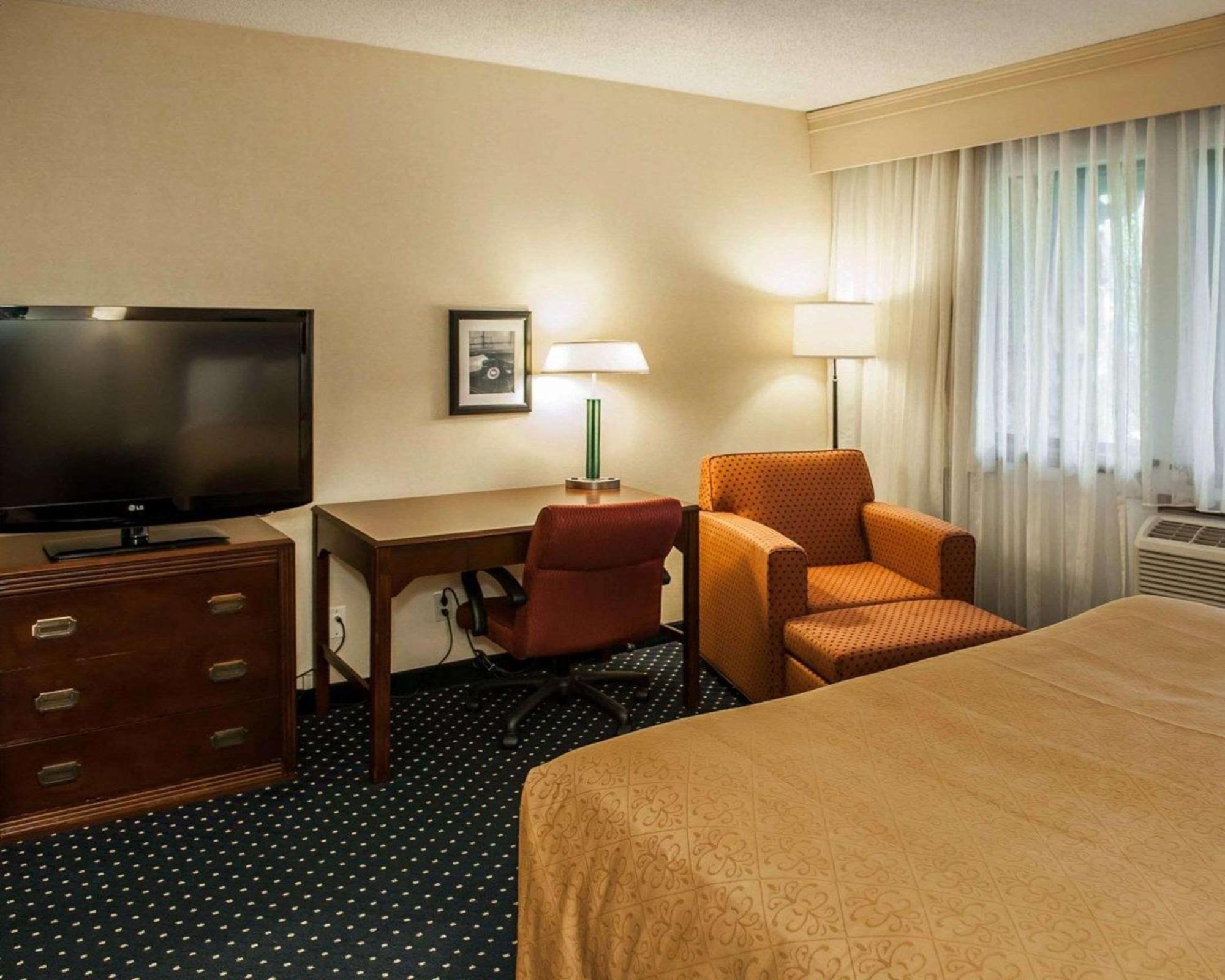 Quality Inn & Suites Гошен Екстериор снимка