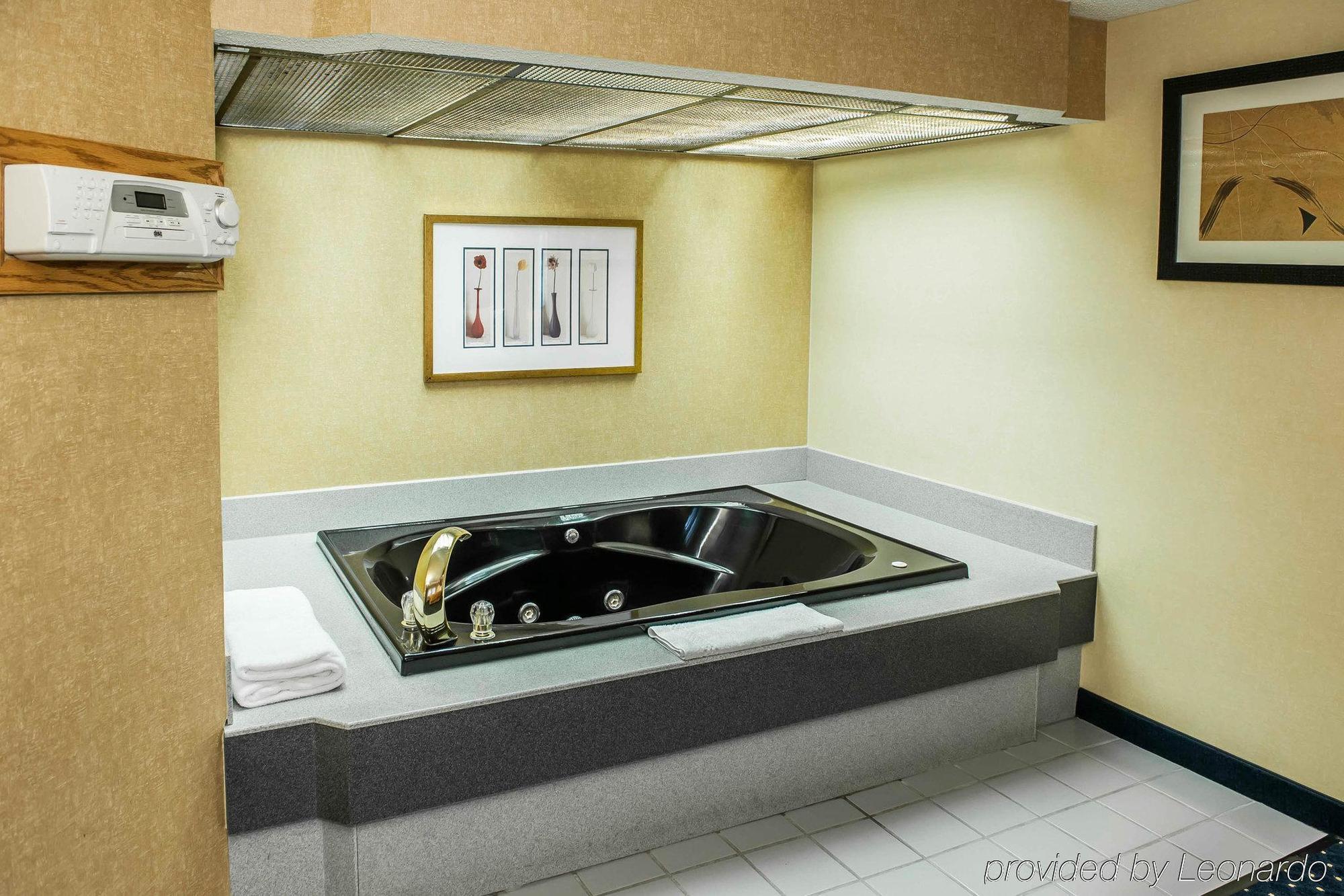 Quality Inn & Suites Гошен Екстериор снимка